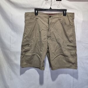 Men's 36 Wrangler Tan Cargo Shorts